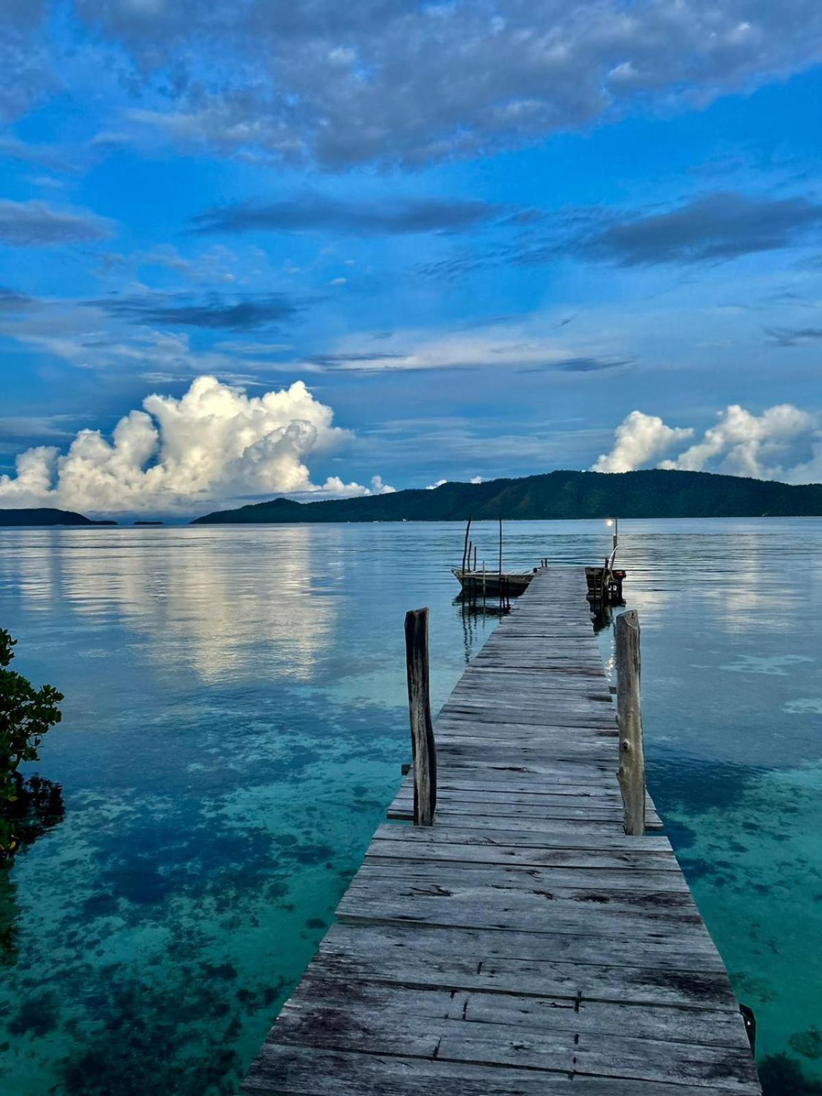 Raja Ampat Blue Sea Villa Besir Dış mekan fotoğraf