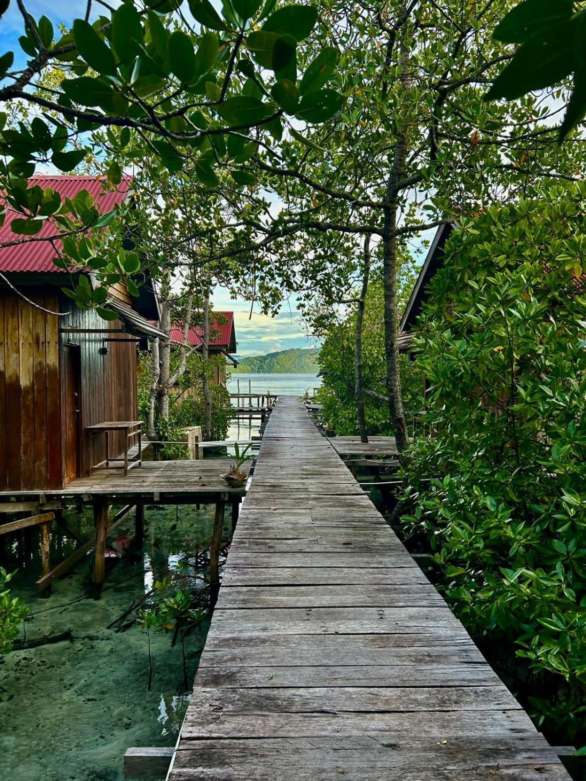 Raja Ampat Blue Sea Villa Besir Dış mekan fotoğraf